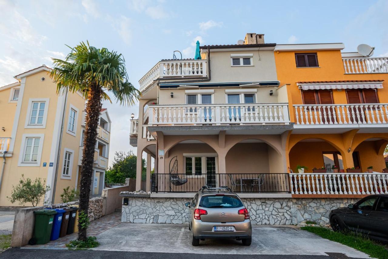 Dino Apartment Malinska